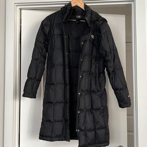 The North Face Women’s Down Long Puffer Coat with Hood, in Great Condition!